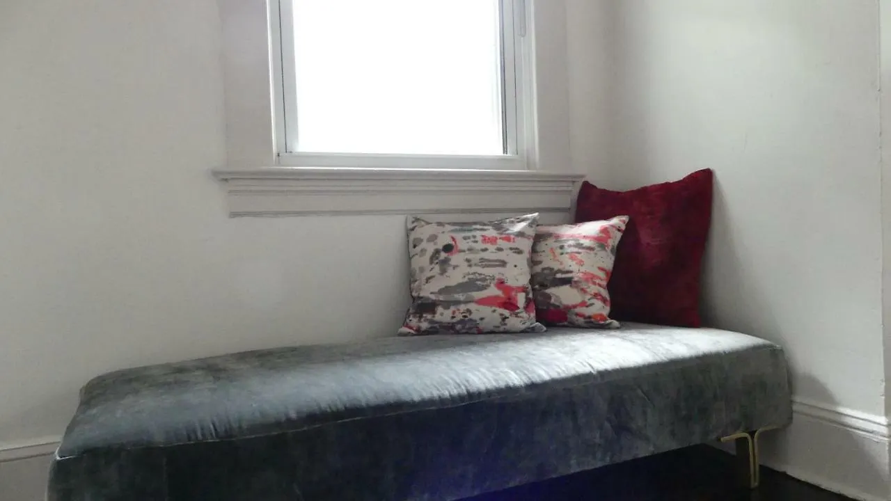 Warm And Cozy Home With A Modern Flair Nueva York Estados Unidos