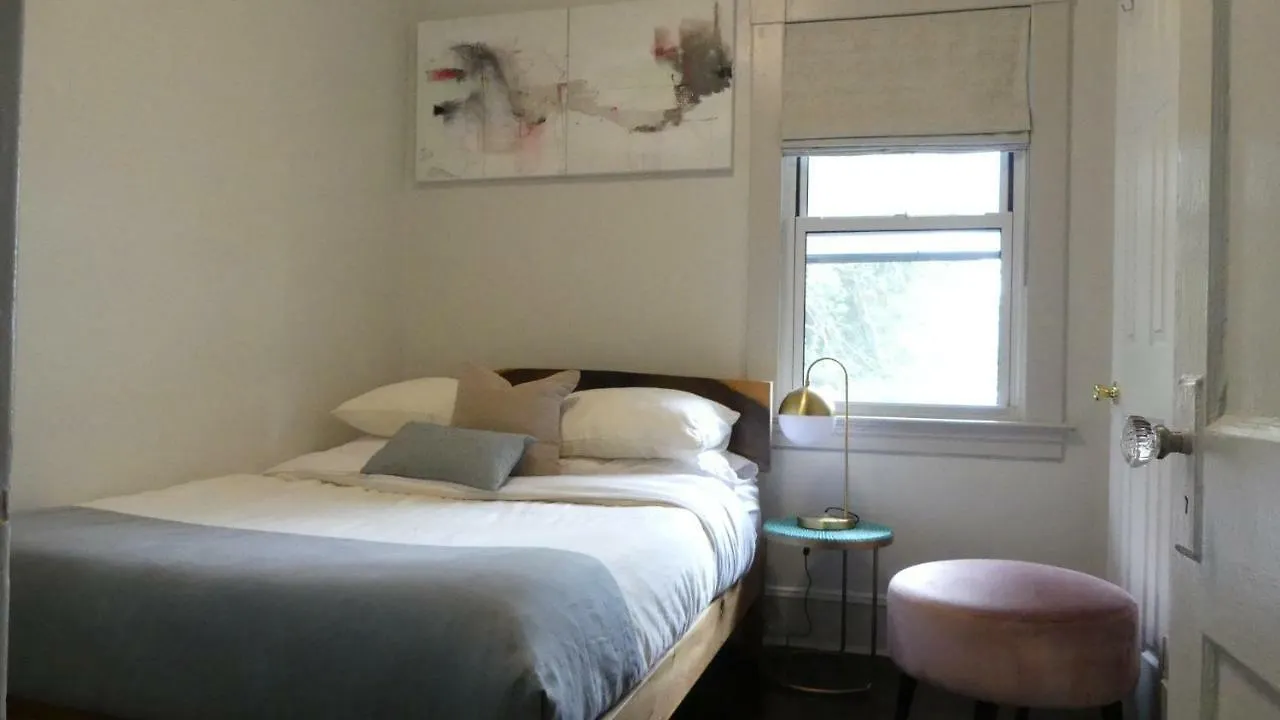 Сasa de vacaciones Warm And Cozy Home With A Modern Flair Nueva York